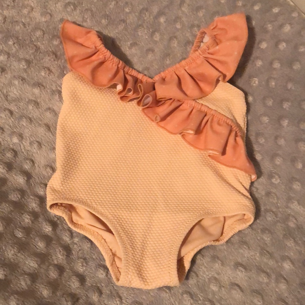 EUC Baby Girl H&M Swimsuit (Size 1-2 Months)!!